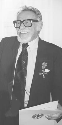 Hubertus Carl Frey bei der Verleihung des Bundesverdienstkreuzes